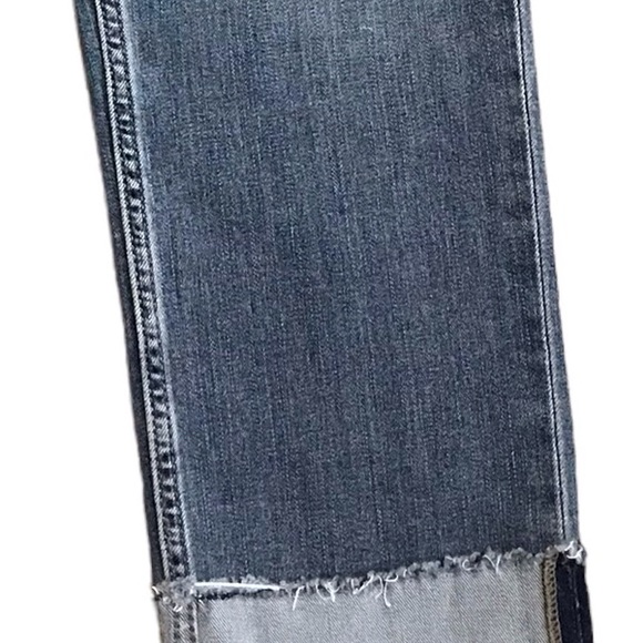 Riders by Lee Women’s Fray Cuff 6 Medium Capri Jeans Embroidered Patches - Picture 9 of 11